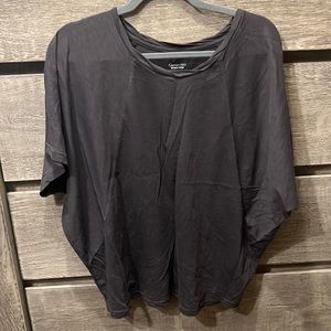 Garnet hill batwing sleeve tee. Sz sm. Women’s